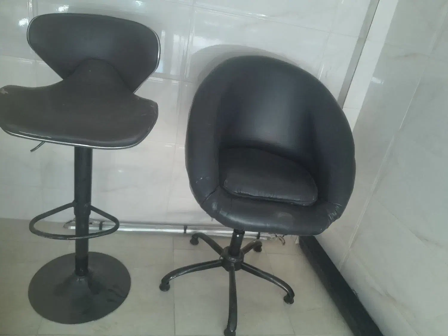 صندلی ها جفتشون سالمن هیچ مشکلی ندارن|صندلی و نیمکت|تهران, خاوران|دیوار