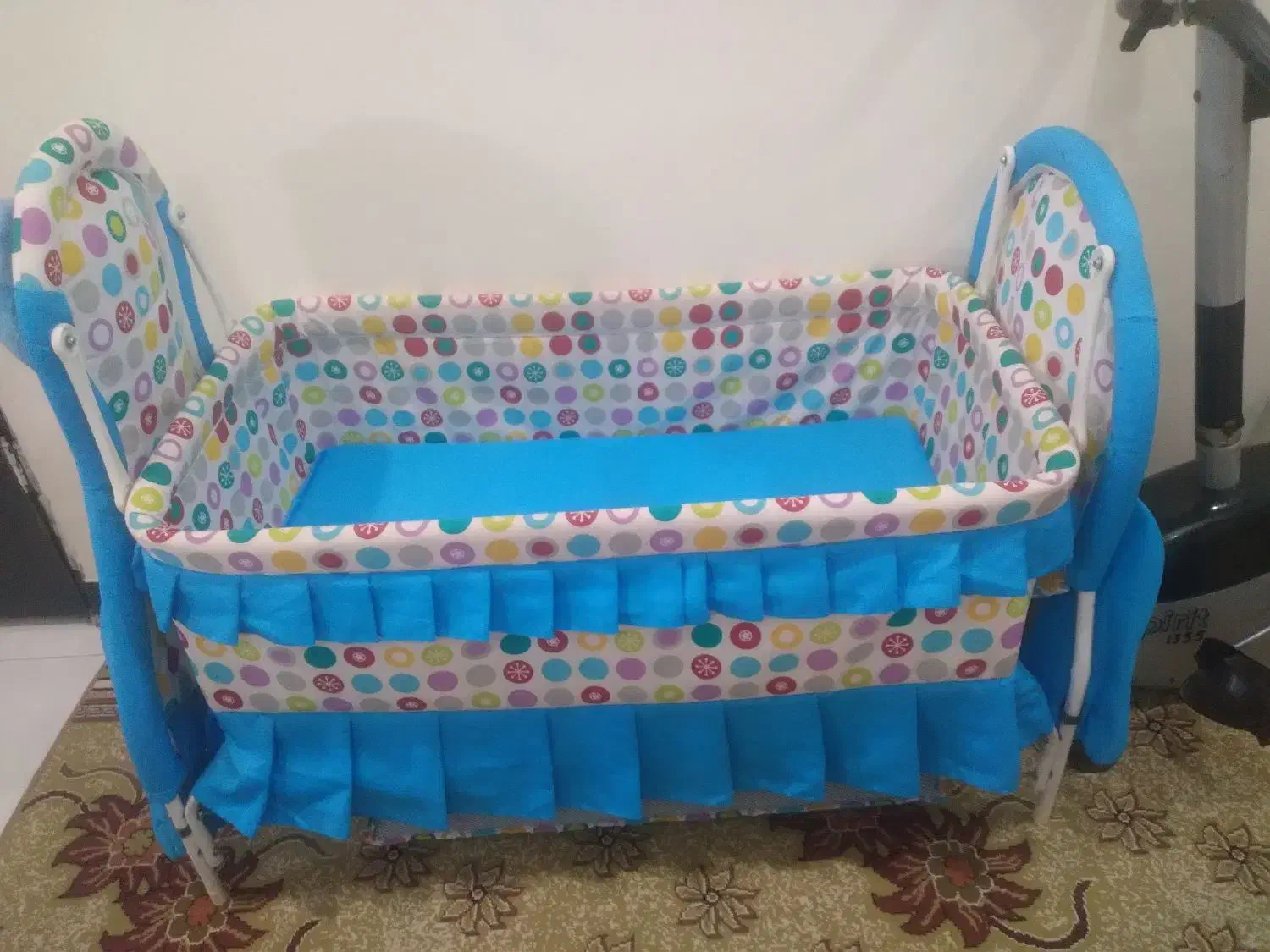 گهواره کودک|تخت و صندلی بچه|نسیم‌شهر, |دیوار