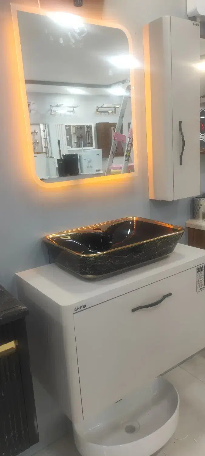 حسابدار مسلط به نرم افزار هلو|استخدام مالی، حسابداری، حقوقی|بجنورد, |دیوار