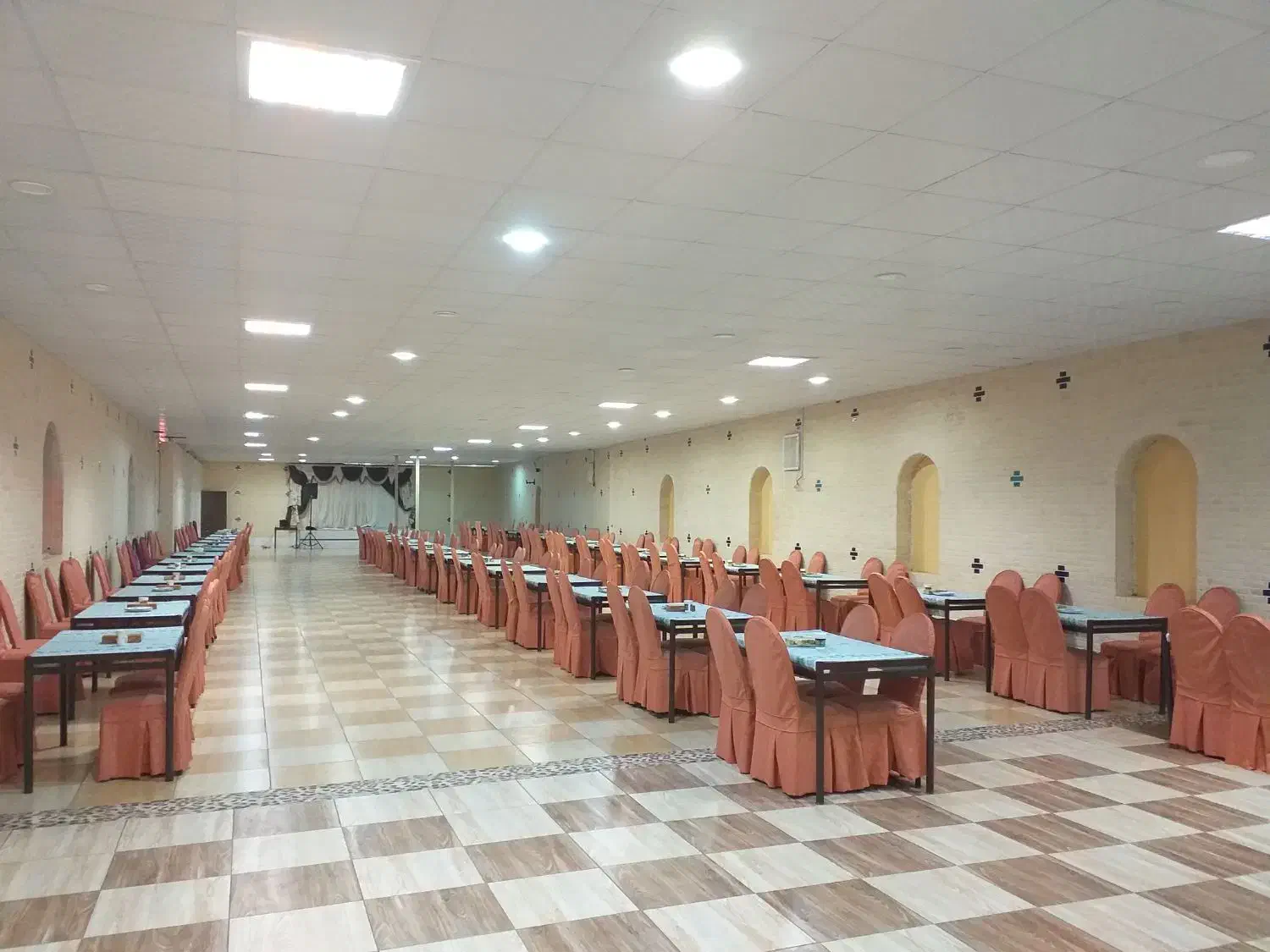 تالار پاسارگاد به فروش می رسد|خدمات پذیرایی، مراسم|بافت, |دیوار