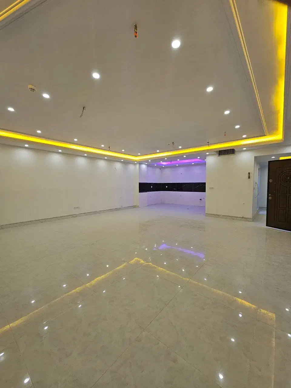 160متری کلید نخورده شهرک فجر دور میدان ورزش|فروش آپارتمان|ورامین, شهرک فجر|دیوار