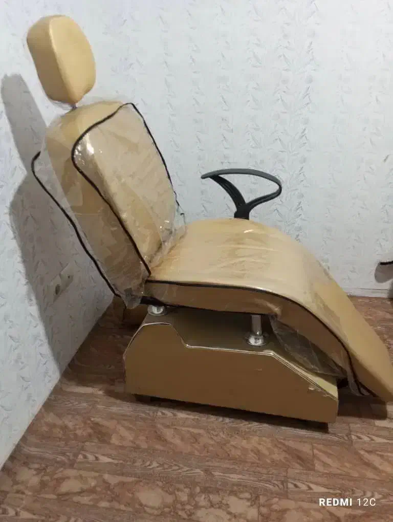 صندلی اصلاح|آرایشگاه و سالن‌های زیبایی|مبارکه, |دیوار