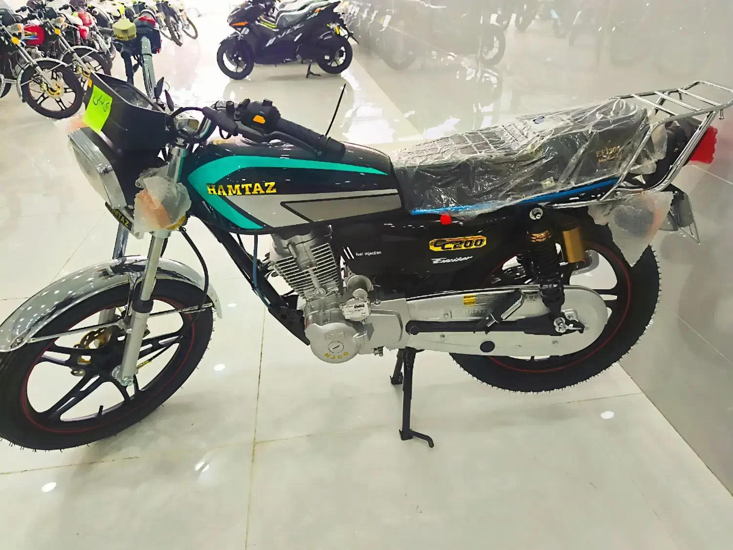 «همتاز ۲۰۰ صفر ۱۴۰۴ - اقساط -18م زیر قیمت»|موتورسیکلت|فراشبند, |دیوار