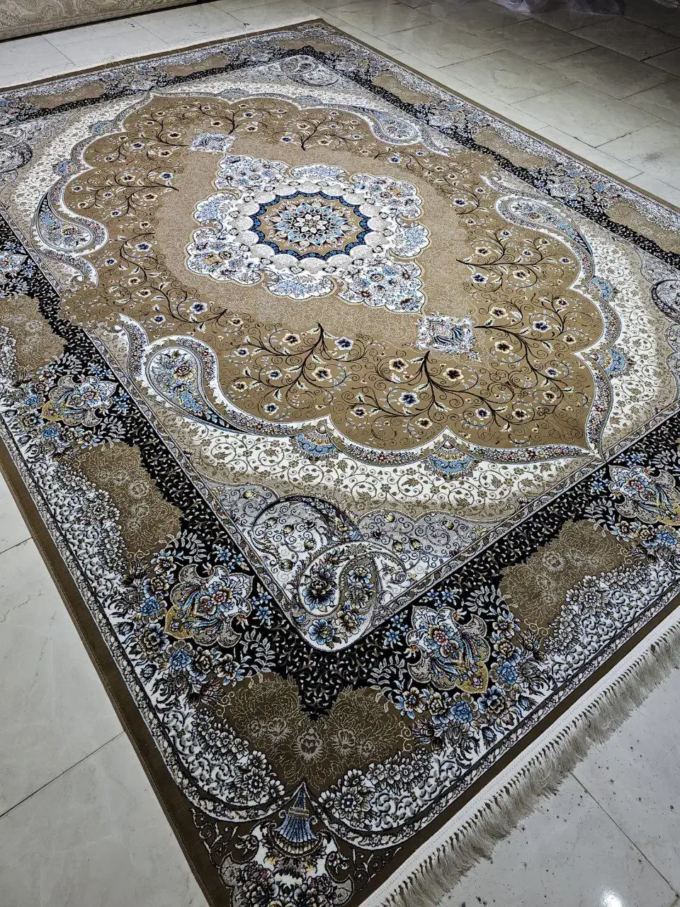 فرش نخ اکرولیک نفس کاشان|فرش|کاشان, شهرک صنعتی راوند|دیوار