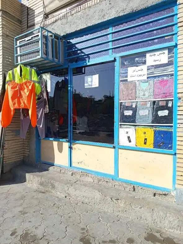 یک عدد درب سه تیکه سالم و تمیز، آماده استفاده|مصالح و تجهیزات ساختمان|کنارک, |دیوار