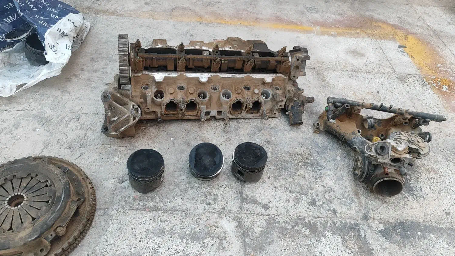 مقداری لوازم پژو سالم|قطعات یدکی و لوازم جانبی|زابل, |دیوار