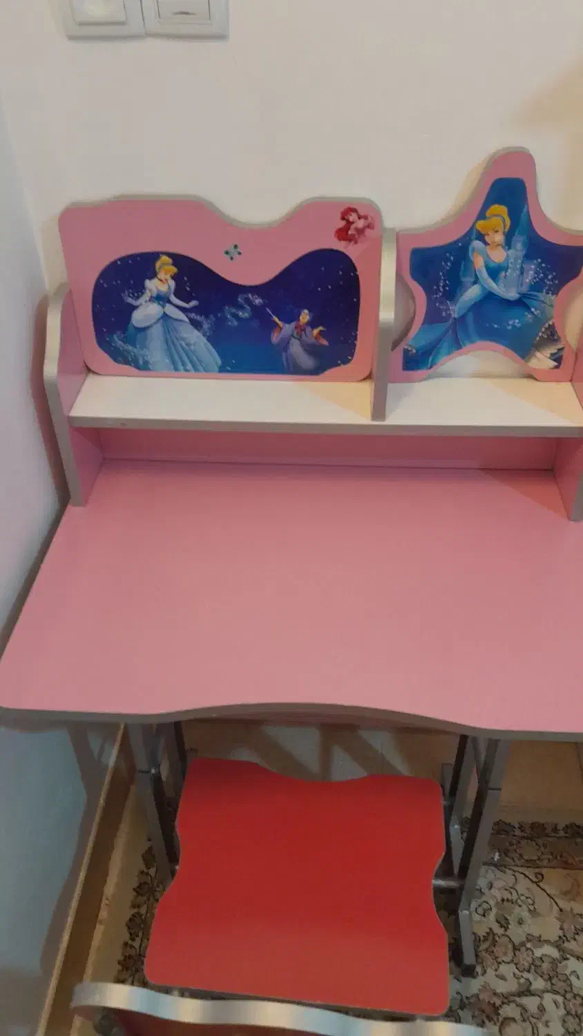 میز تحریر  در حد نو|میز تحریر و کامپیوتر|بروجرد, |دیوار