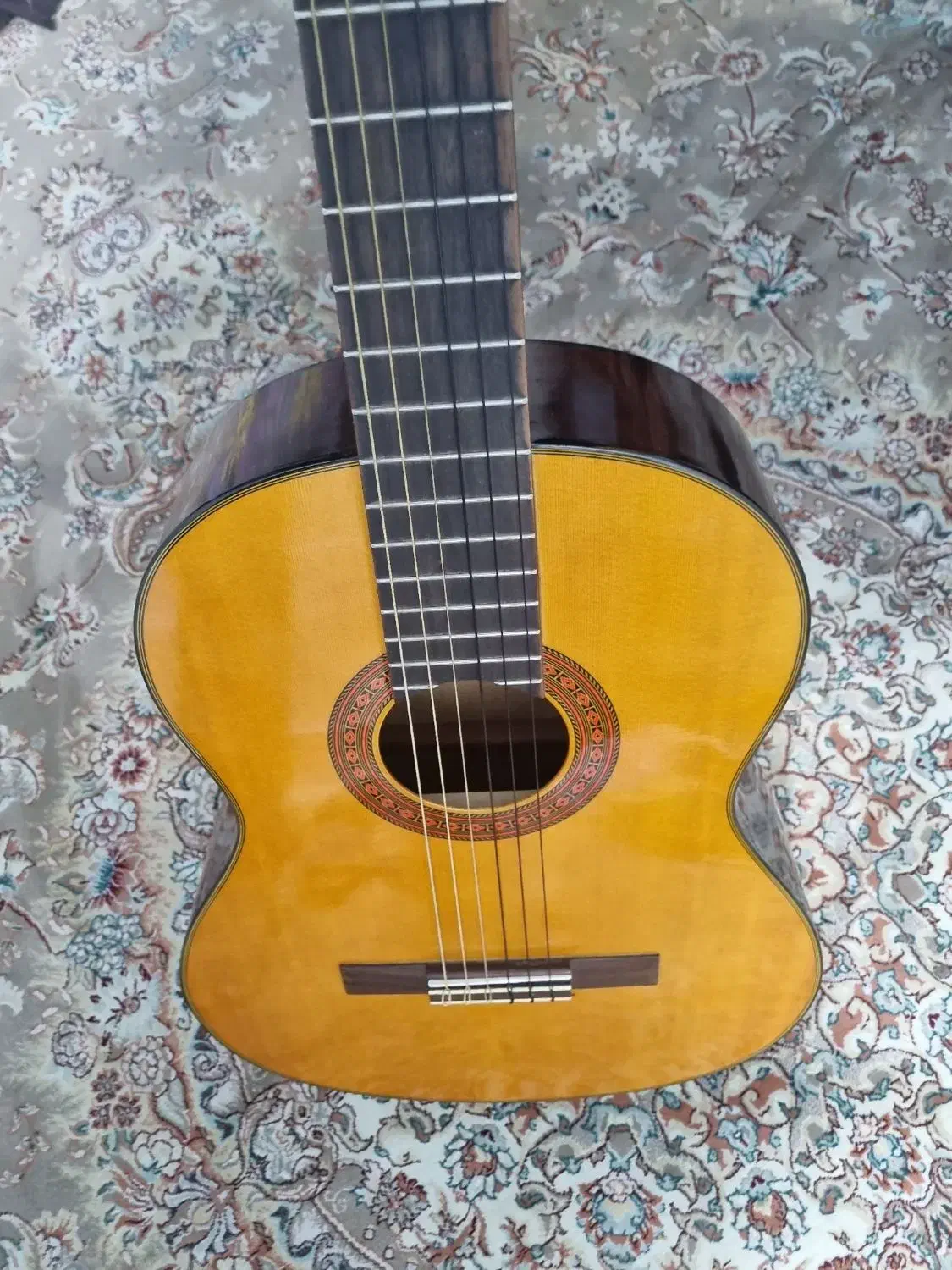 گیتار c 70 اندونزیایی|گیتار، بیس، امپلیفایر|سیرجان, |دیوار