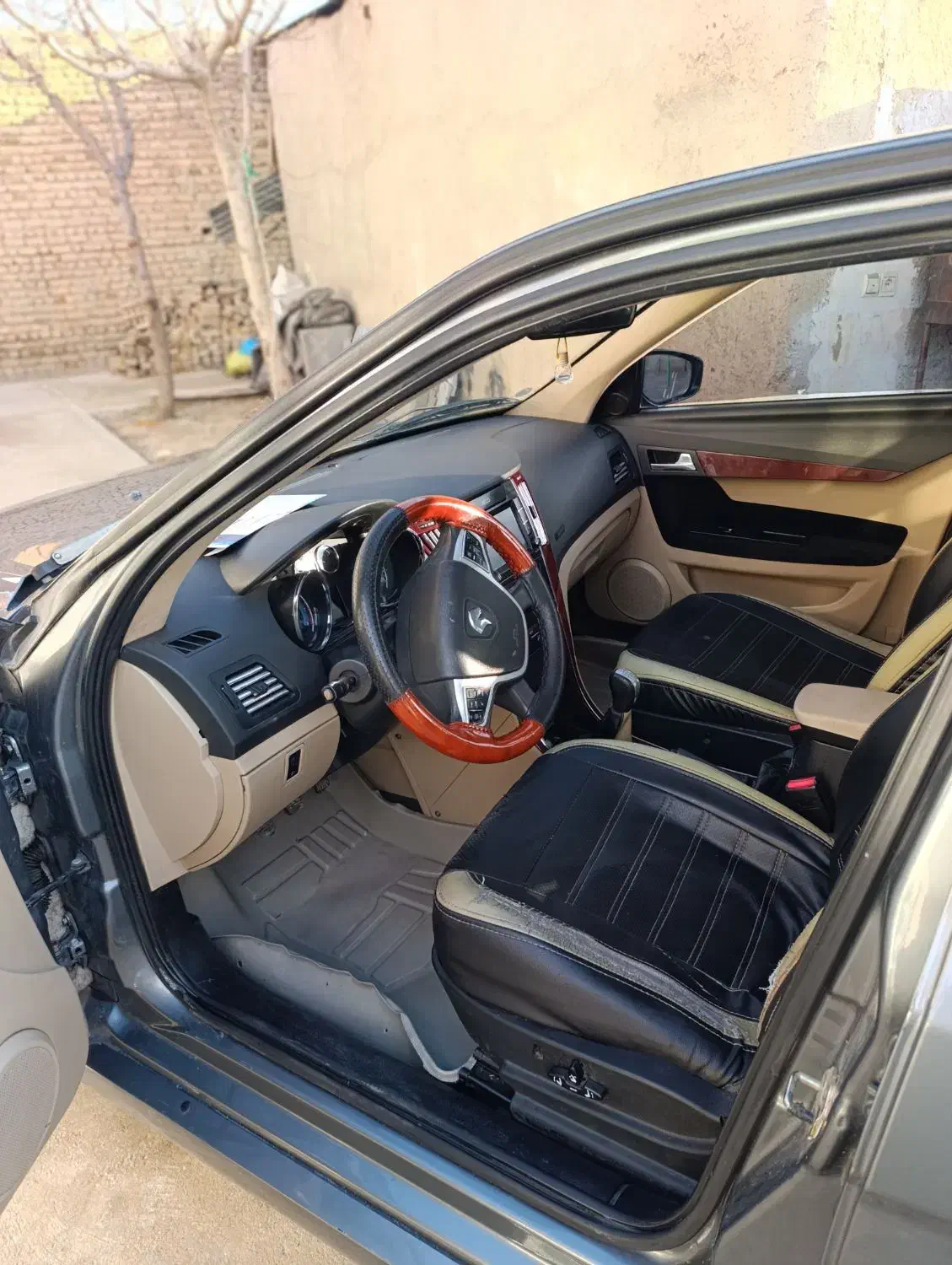 دنا پلاس|خودرو سواری و وانت|بروجرد, |دیوار