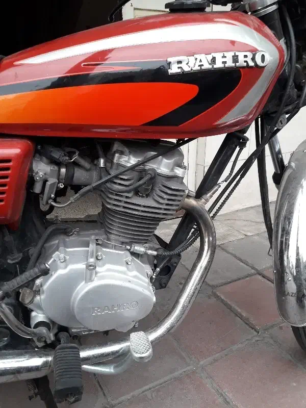 رهرو|موتورسیکلت|آفتاب, |دیوار