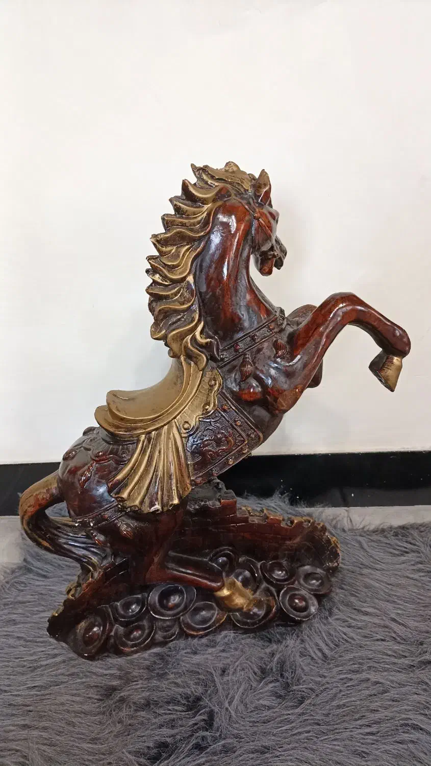 مجسمه گچی اسب|مجسمه، تندیس، ماکت|نوشهر, |دیوار