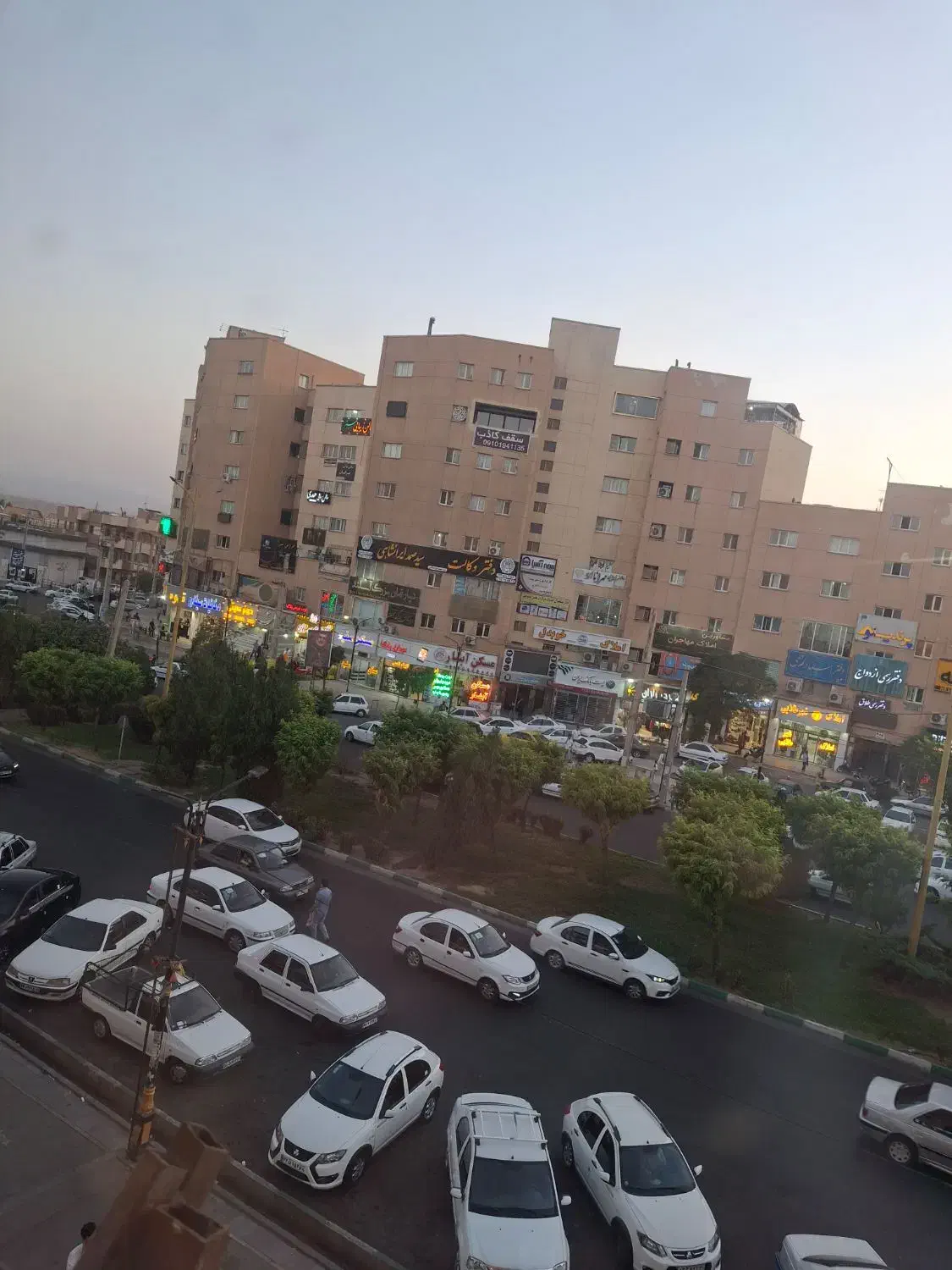 اداری ۹۲ متری/ طبقه ۲ /قابل تبدیل/تابلو خور|اجارهٔ دفتر کار، اتاق اداری، مطب|پرند, فاز ۲|دیوار
