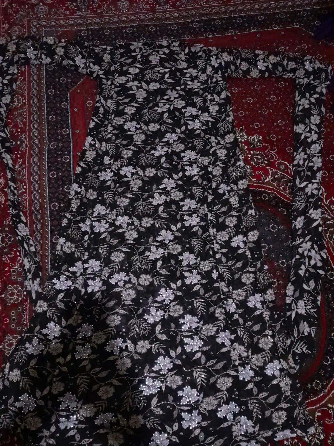 کراس کوا|لباس|جوانرود, |دیوار