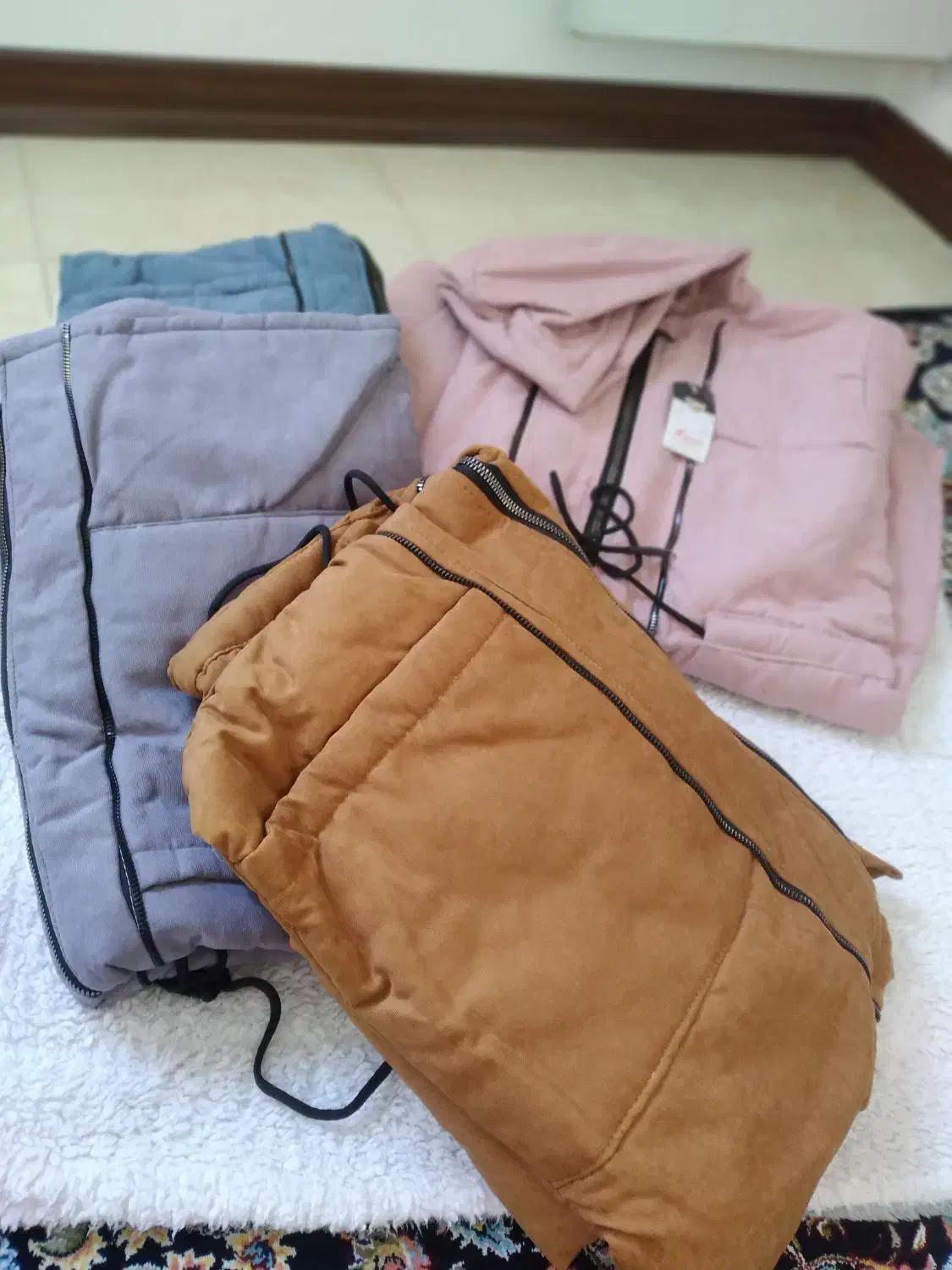 فروش تعدادی لباس نو بعلت تغییر شغل|لباس|رباط‌کریم, مسکن مهر آبشناسان|دیوار