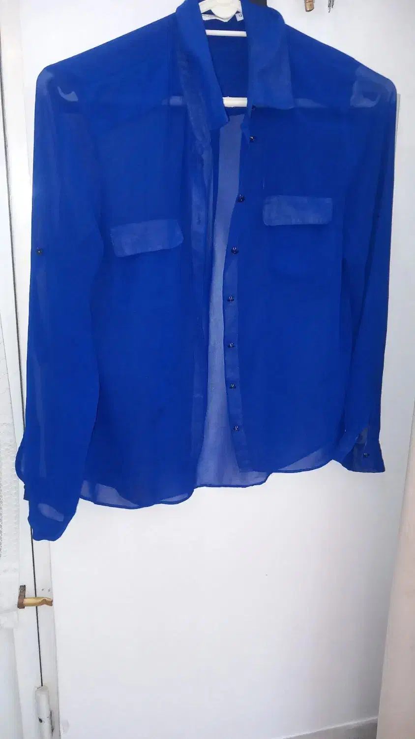 شومیز|لباس|میانه, |دیوار