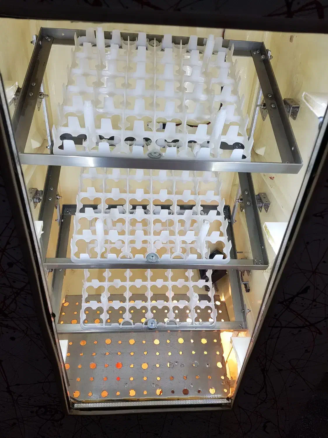 دستگاه جوجه کشی هوشمند ۱۰۸ تایی|ماشین‌آلات صنعتی|نجف‌آباد, شیخ بهایی|دیوار