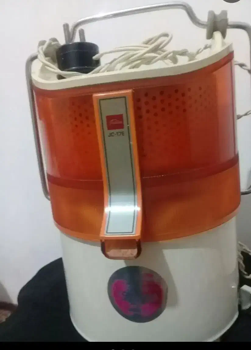 آبمیوه گیری|آبمیوهگیر و آبمرکباتگیر|میانه, |دیوار