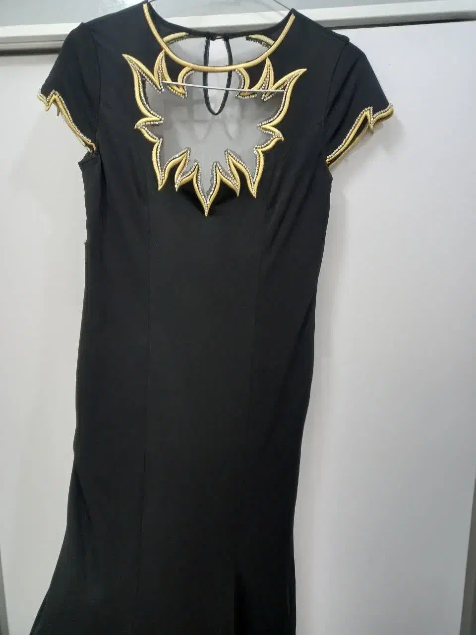 لباس مجلسی|لباس|شاهین‌شهر, عطار|دیوار