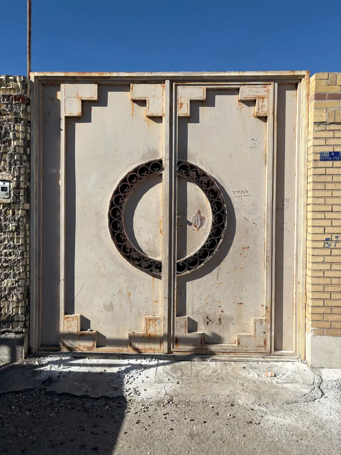 درب حیاط دست دوم|مصالح و تجهیزات ساختمان|سیرجان, |دیوار