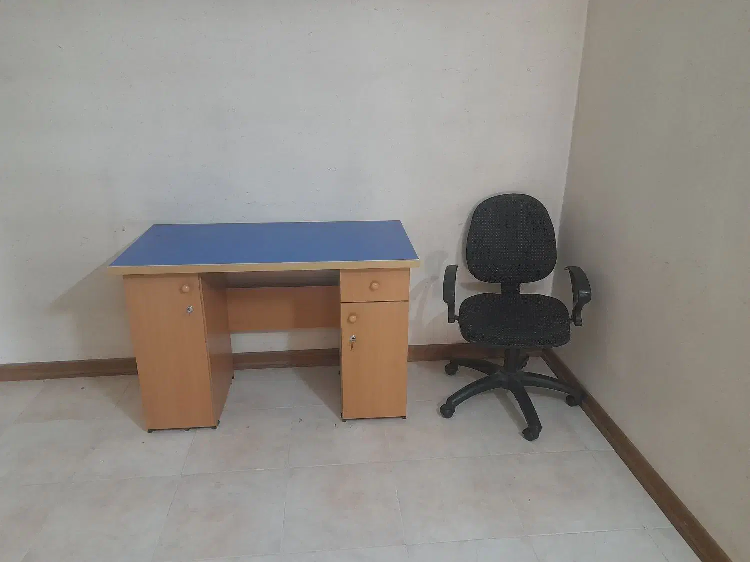 صندلی|صندلی و نیمکت|اصفهان, کوی میلاد|دیوار