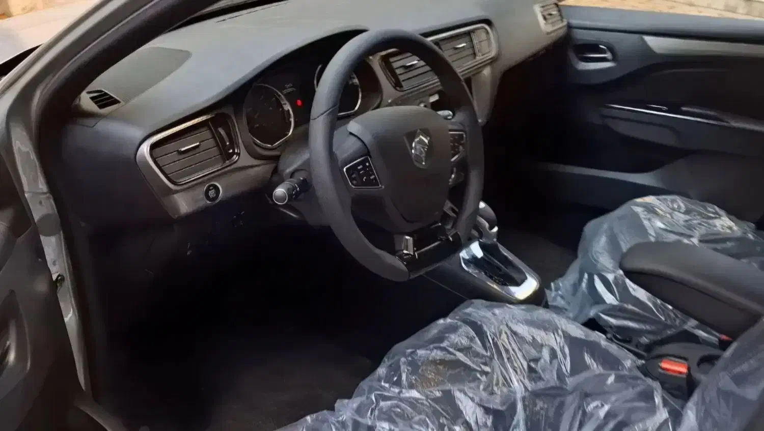 تارا v4تیتانیوم دنده اتومات صفر کیلومتر|خودرو سواری و وانت|قزوین, |دیوار