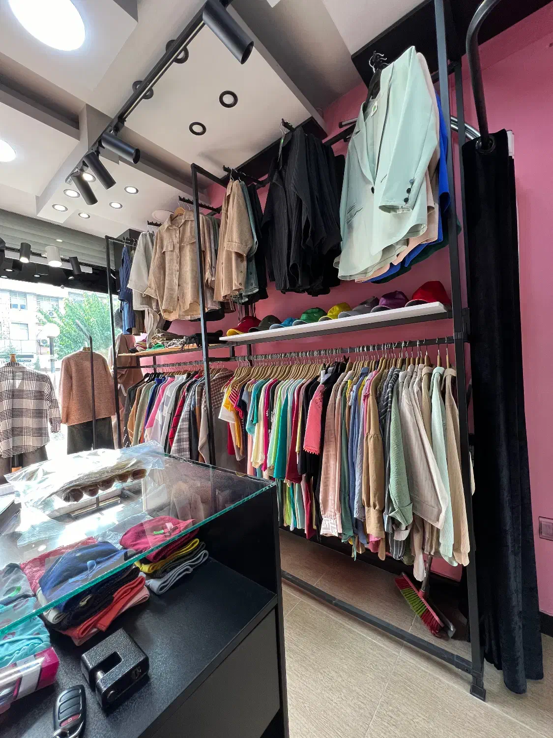 ویترین دکور مغازه|بوفه، ویترین، کنسول|رشت, لاکانی|دیوار