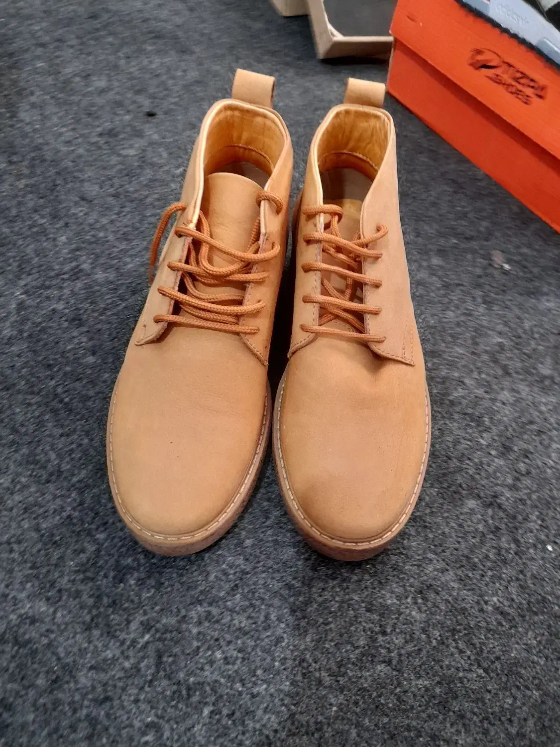 بوت چرم رنگ قهوه ای روشن|کیف، کفش، کمربند|لنگرود, |دیوار