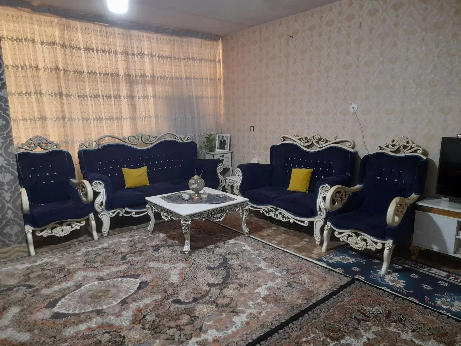 یک دست مبل ۷ نفره|مبلمان خانگی و میز عسلی|هشتگرد, طاووسیه|دیوار