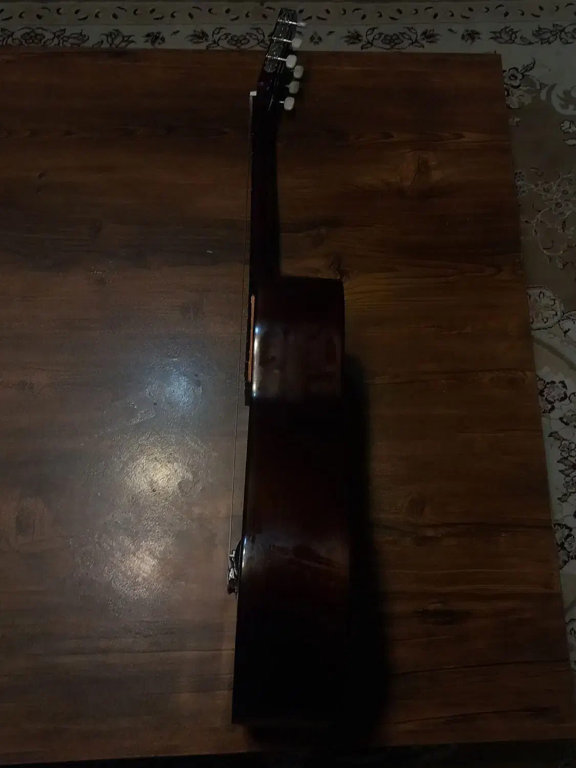 گیتار بسیار سالم|گیتار، بیس، امپلیفایر|بندر انزلی, معلم|دیوار