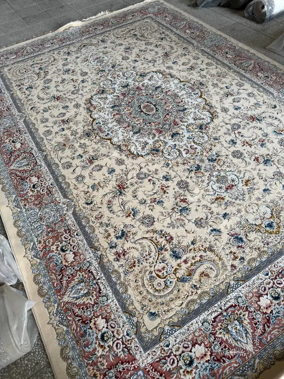 تخفیف فرش ۹ متری ۱۲۰۰ شانه، ارسال ۳ روزه|فرش|کرمانشاه, |دیوار
