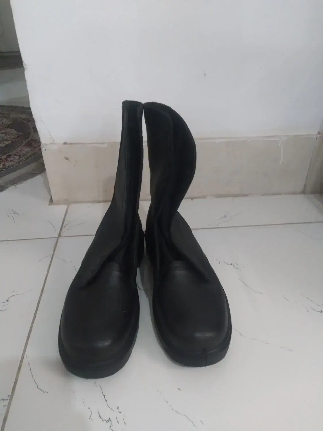 پوتین و لباس نظامی مرزبانی|لباس|نیشابور, میدون بار|دیوار