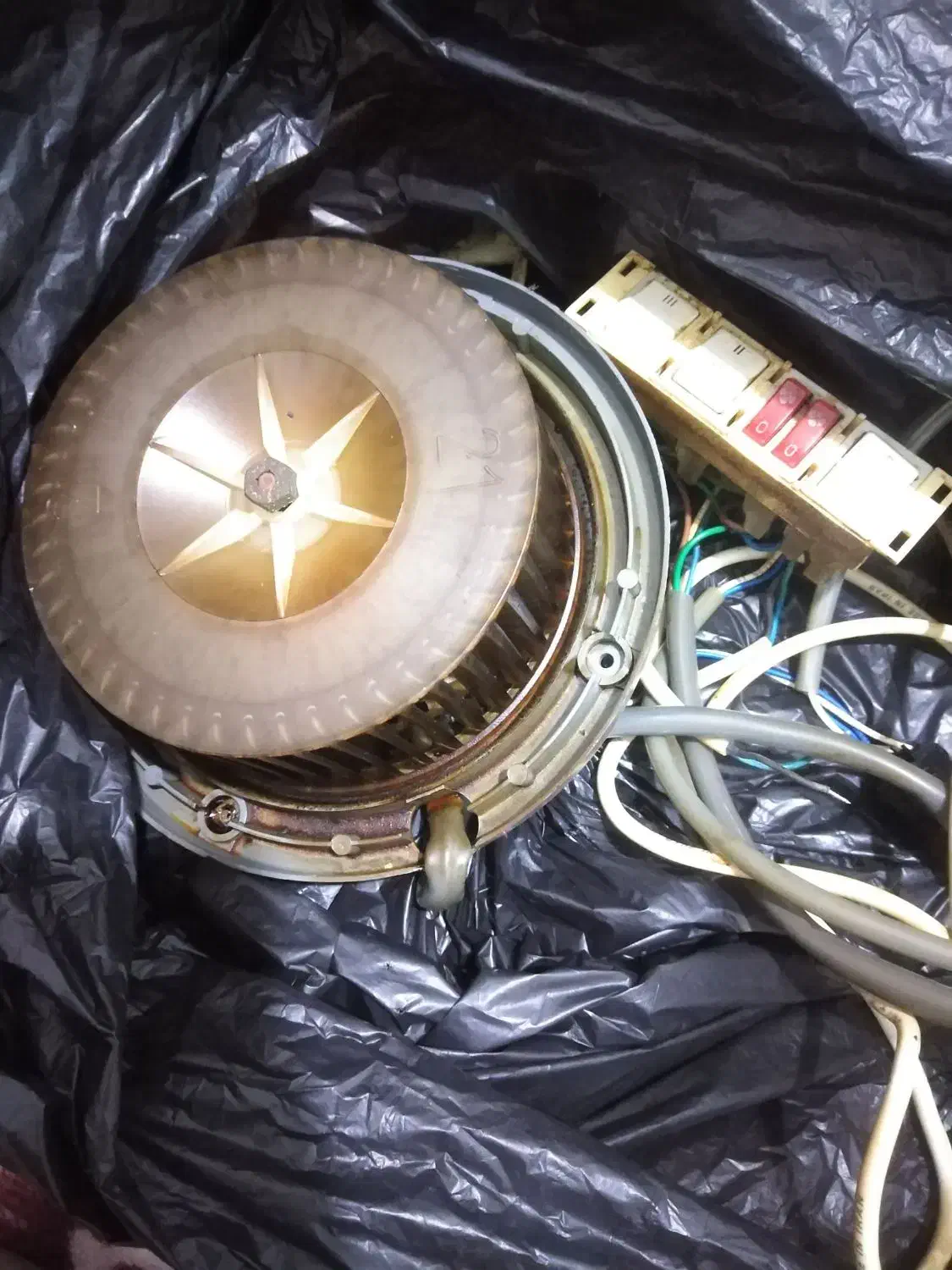 موتور هود 1 موتور موجود هست سالم|هود|گرگان, |دیوار