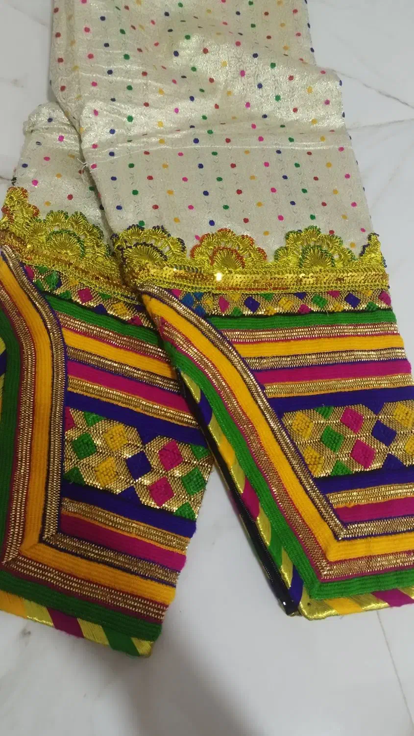 شلواربندری|لباس|قلعه قاضی, |دیوار