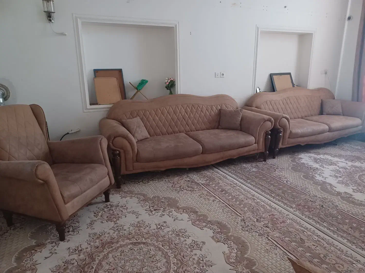 مبل در حد نو قیمتی|مبلمان خانگی و میز عسلی|شیراز, شیشه‌گری|دیوار