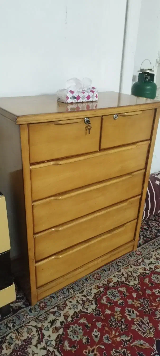 کمد قدیمی|کلکسیون اشیاء عتیقه|شاهینشهر, شیخ بهایی|دیوار