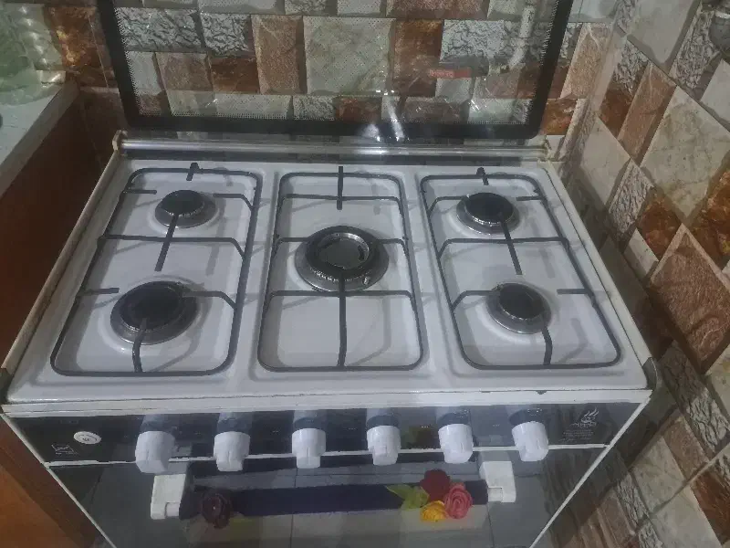 گاز پنچ شعله طرح فر در حد نو|اجاق گاز و لوازم برقی پخت‌وپز|لاهیجان, بازکیاگوراب|دیوار