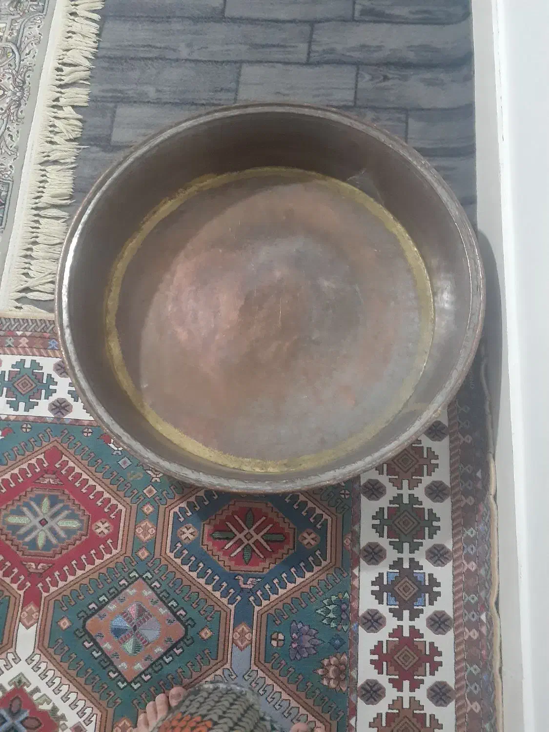 تشت مسی قدیمی بزرگ|ظروف پخت‌وپز|میاندوآب, |دیوار