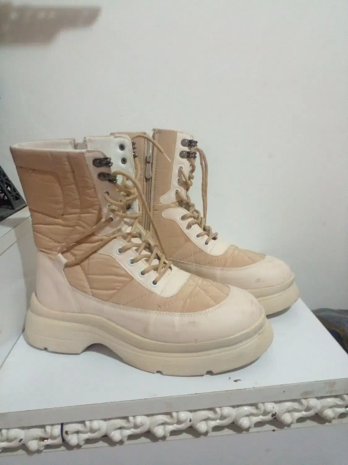 پوتین نو|کیف، کفش، کمربند|اهر, |دیوار