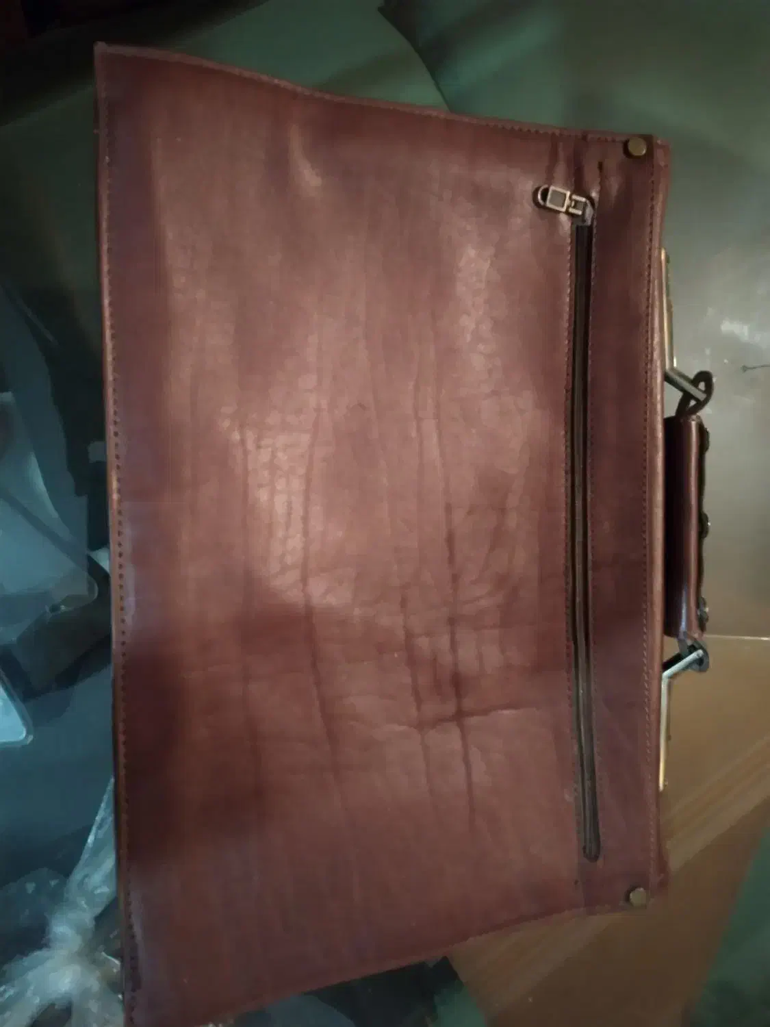 کیف چرم|کیف، کفش، کمربند|کیش, |دیوار