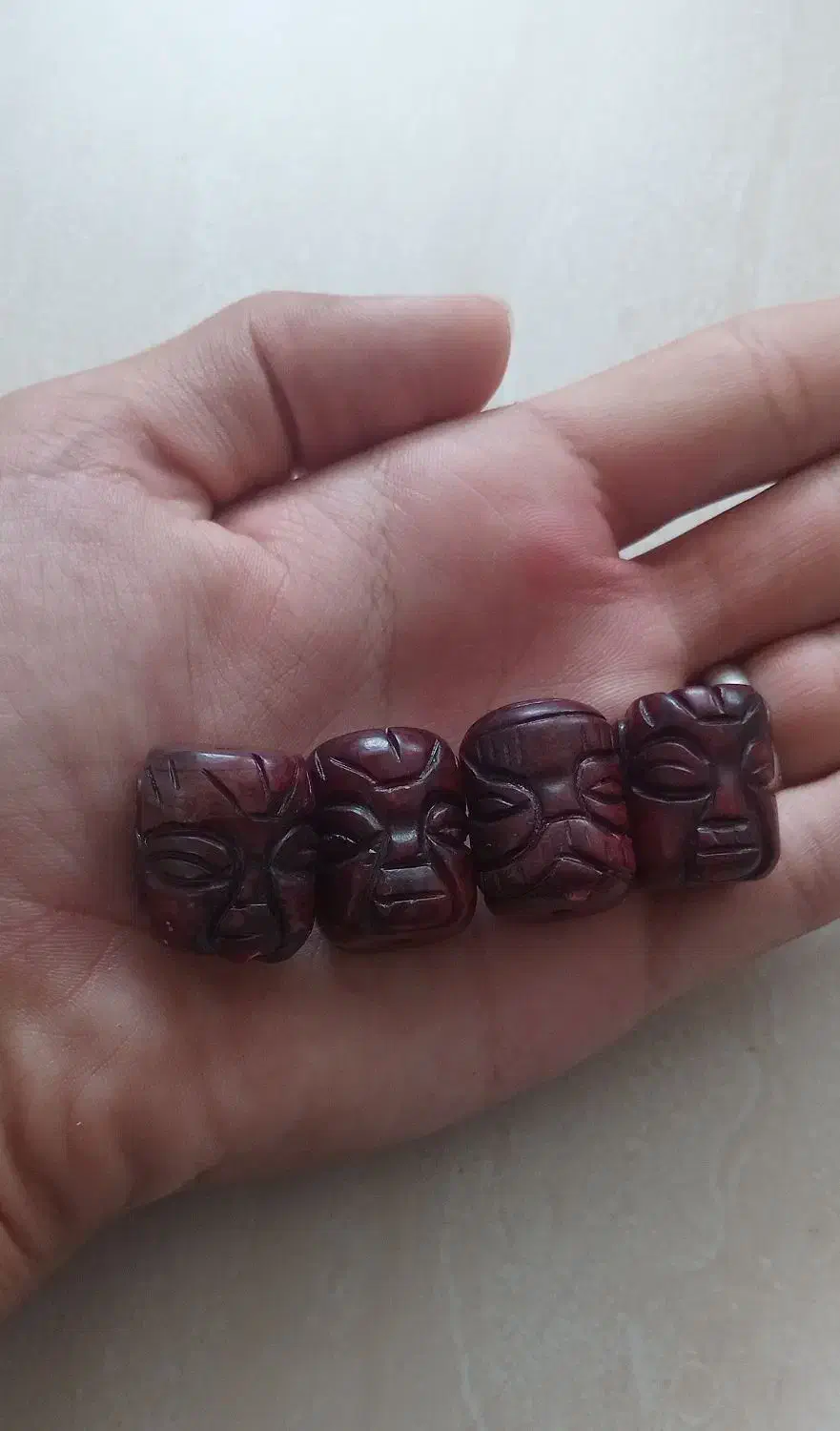 دو جفت سنگهای خونین|جواهرات|کرمانشاه, |دیوار