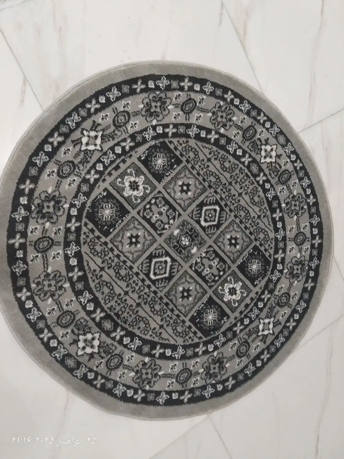 فرش گرد|فرش|رشت, بیجارپس|دیوار