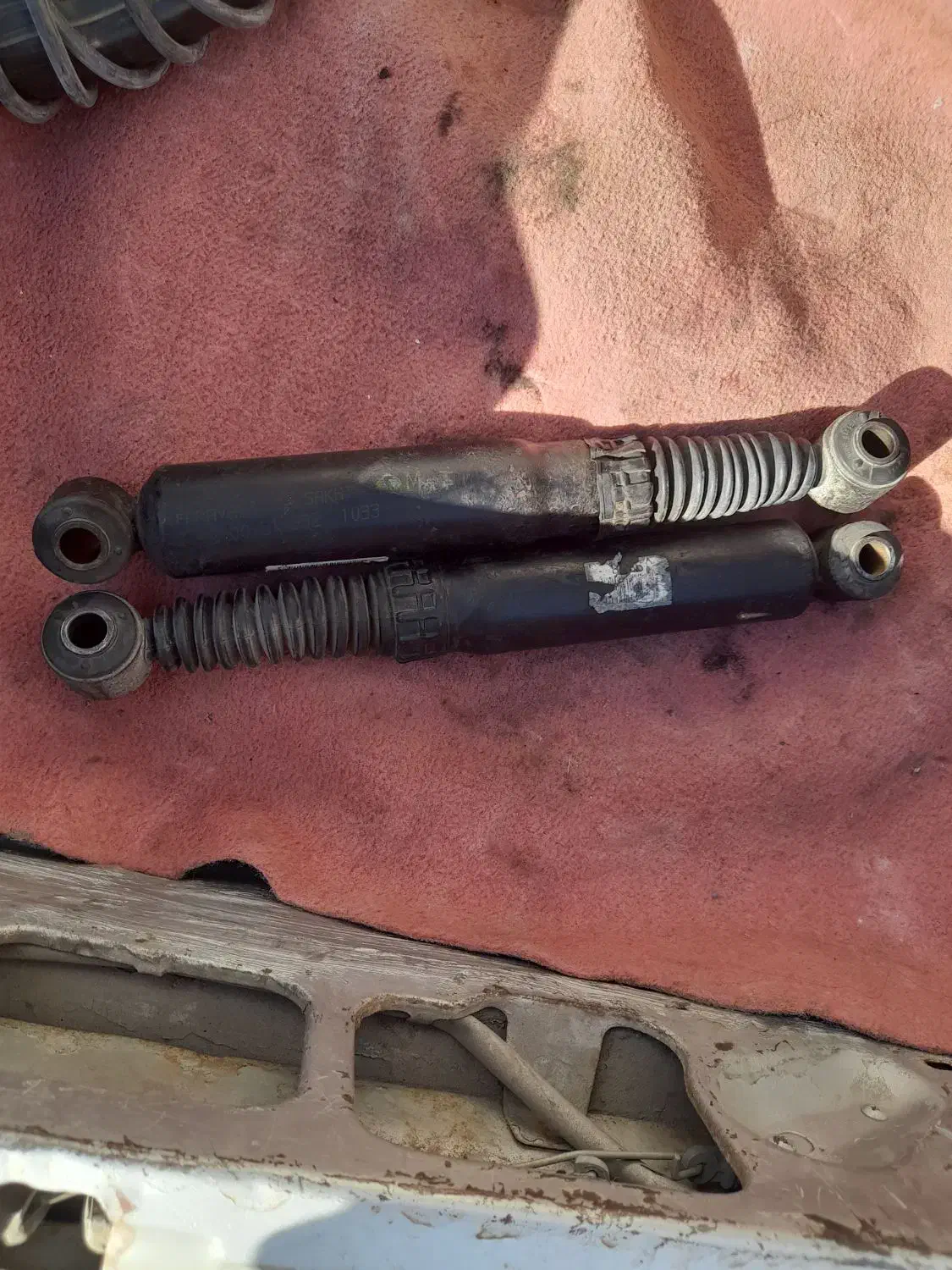 کمک فنر پژو ۴۰۵ پیچی|قطعات یدکی و لوازم جانبی|باسمنج, |دیوار