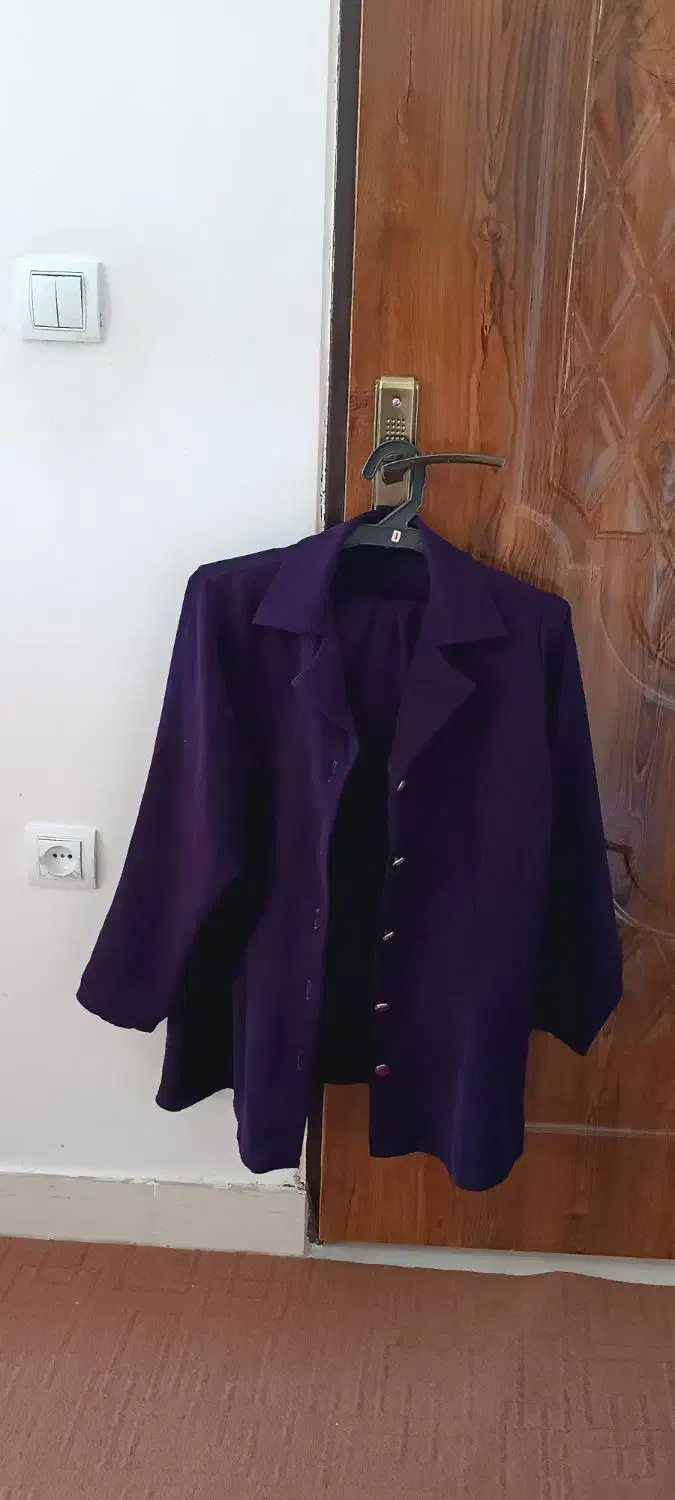 کت و دامن|لباس|کنگاور, |دیوار