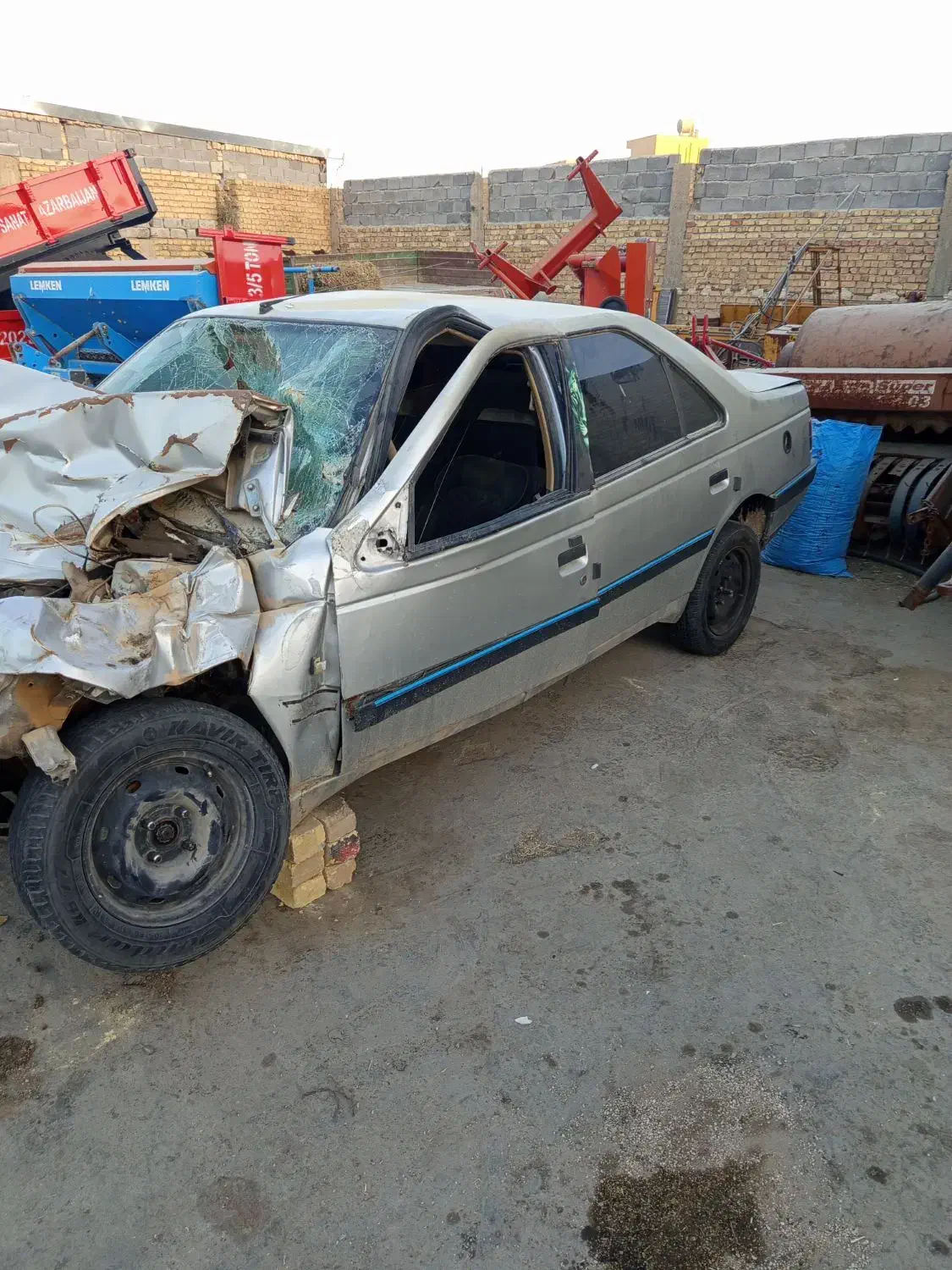 92دوگانه شرکت تصادفی|خودرو سواری و وانت|مرودشت, قانون|دیوار