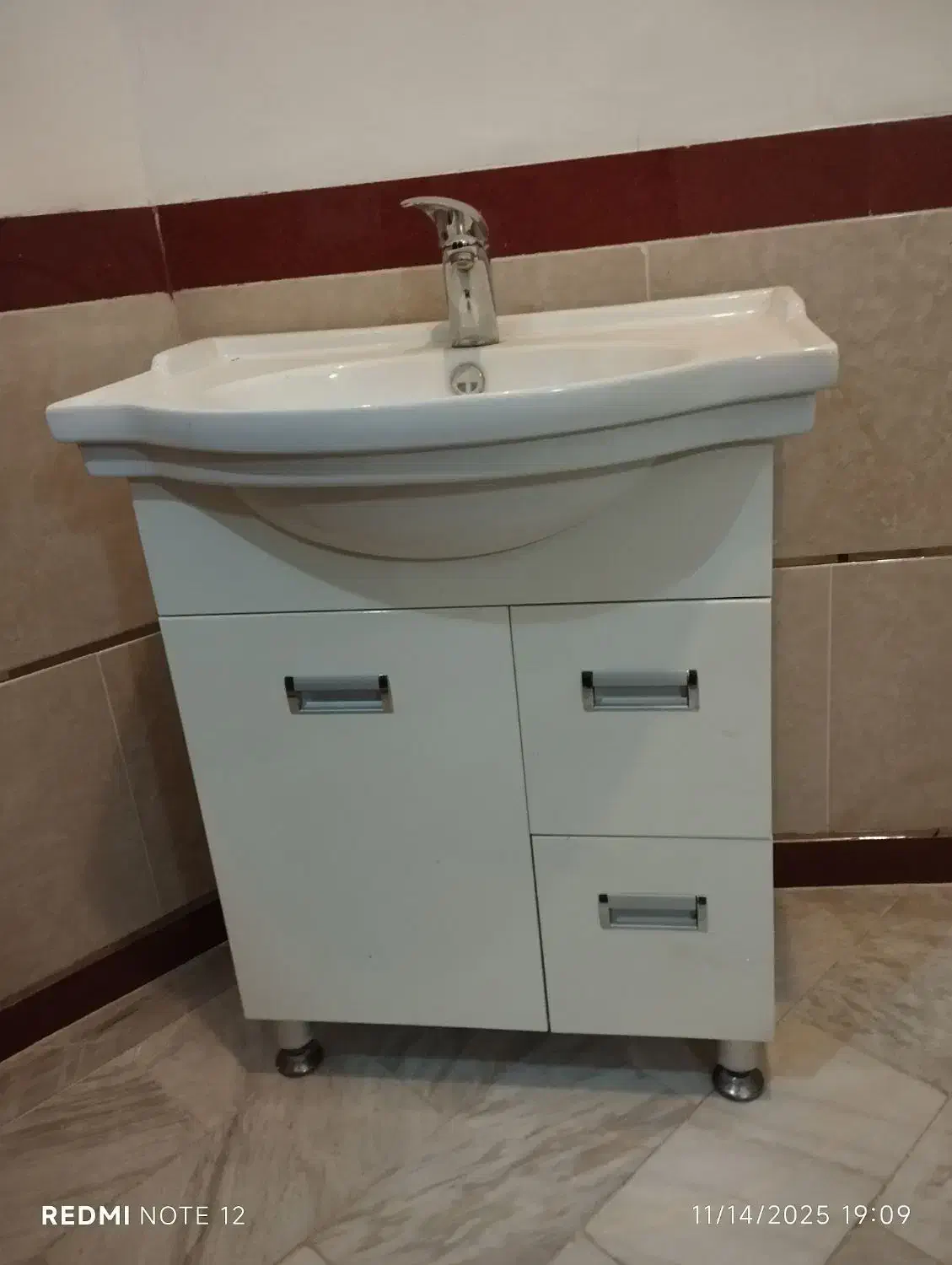 روشویی و شیر اب|لوازم سرویس بهداشتی|نهاوند, |دیوار