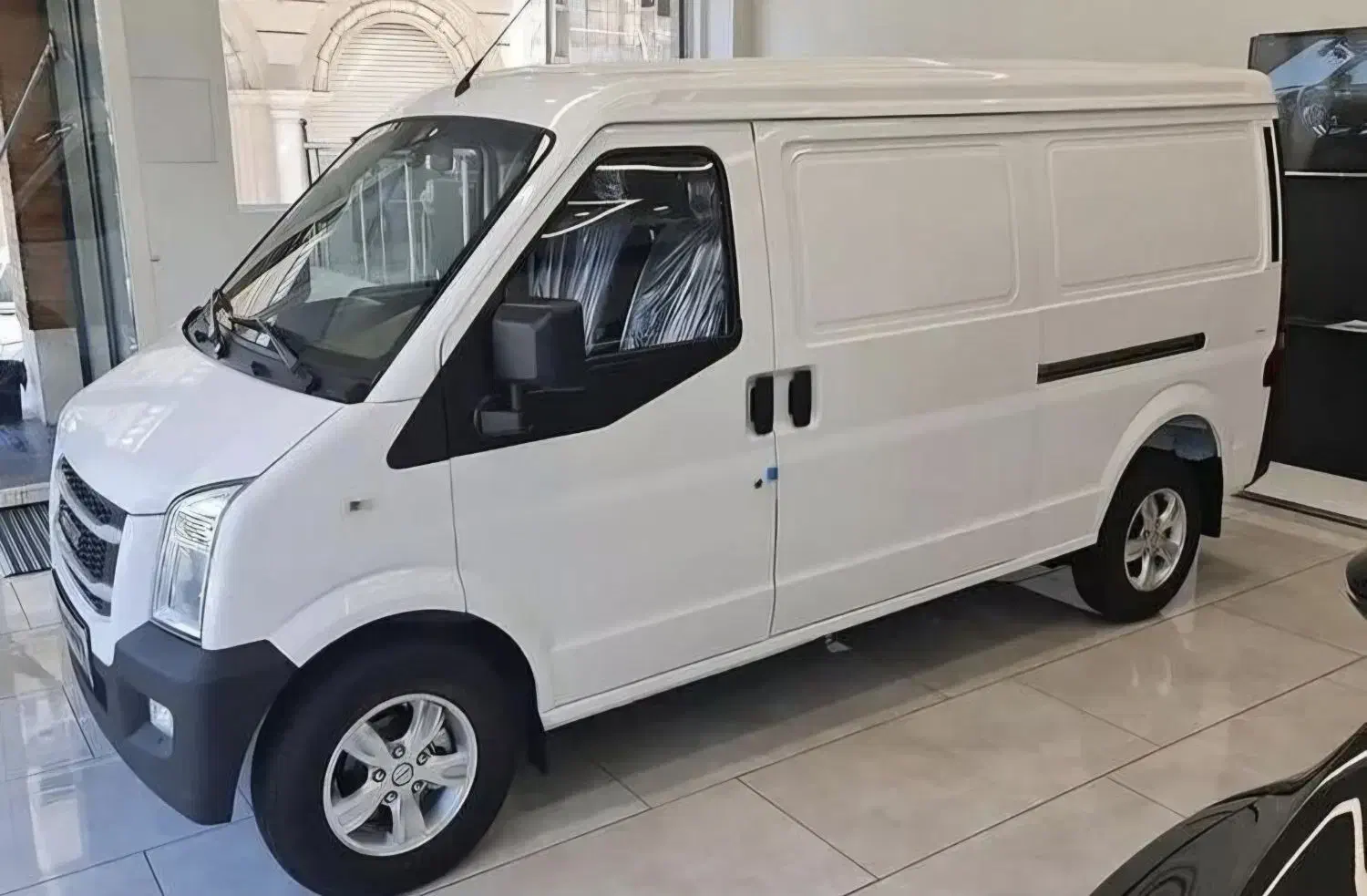 ون اینرودز‌ / ون C35 بهمن / صفر سفید مدل 1404|خودرو سواری و وانت|تهران, صادقیه|دیوار