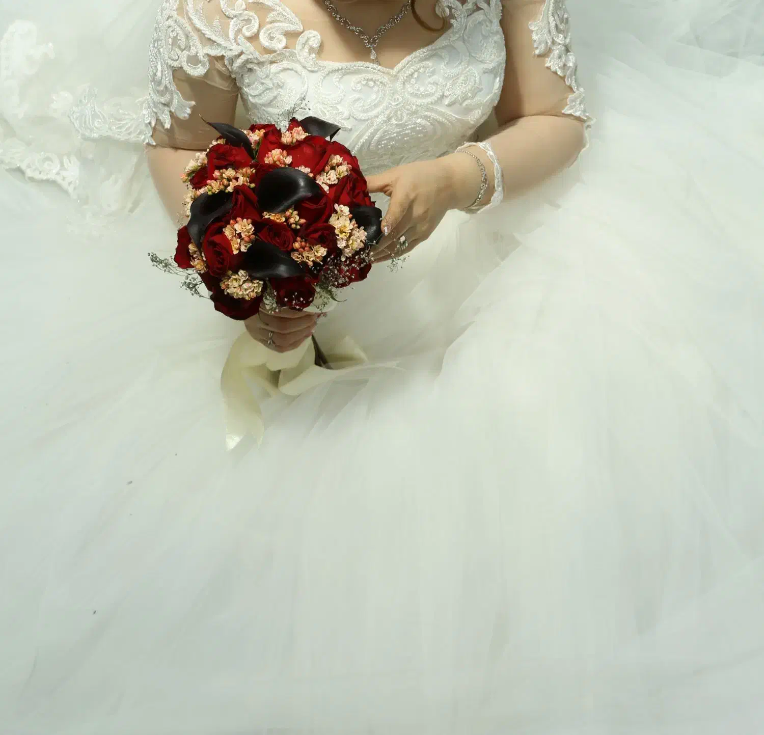 لباس عروس|لباس|رشت, فلسطین|دیوار