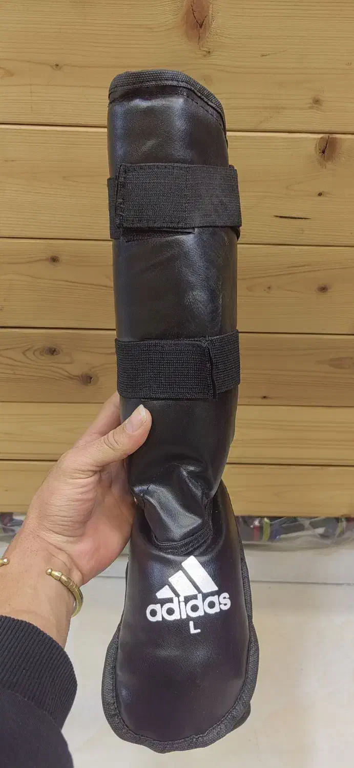 ساق رو پا|تجهیزات ورزشی|یزد, |دیوار