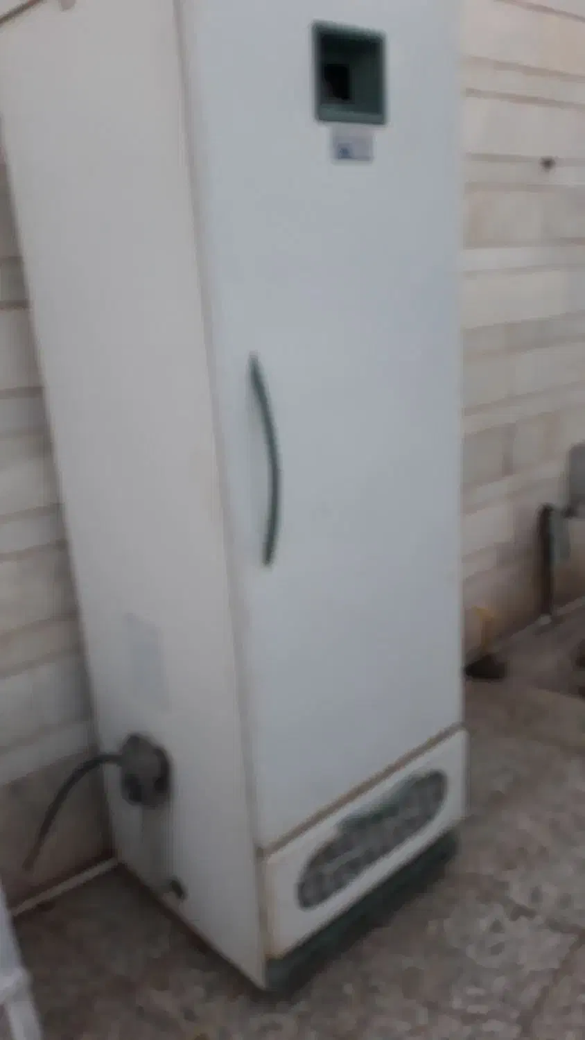 اب گرم کن سالم . اما مفت|آبگرمکن، پکیج، شوفاژ|زرند, |دیوار