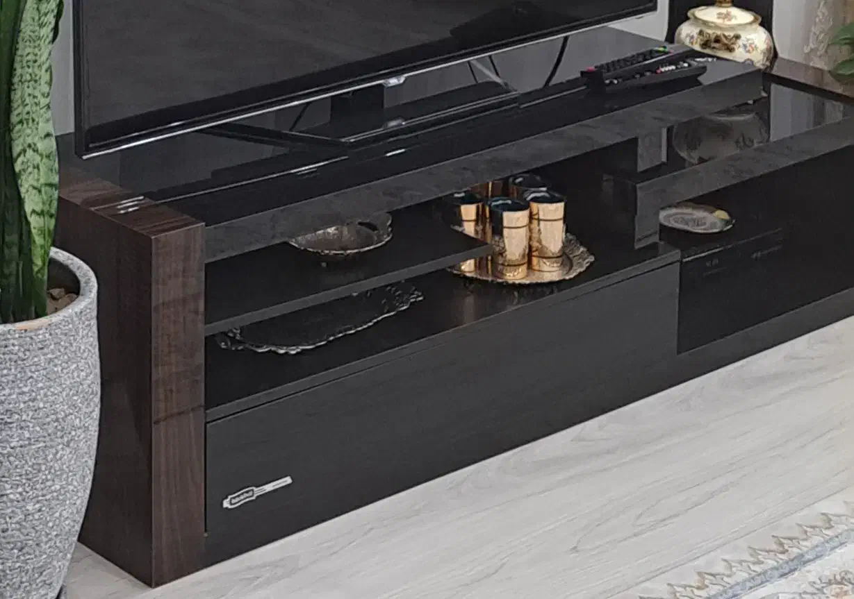 میز تلویزیون|میز تلویزیون|قره ضیاالدین, |دیوار